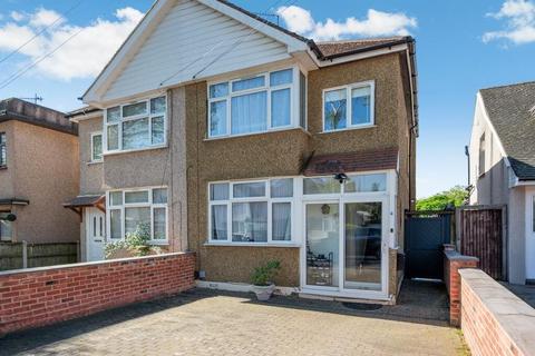 3 bedroom semi-detached house to rent, The Drive, Feltham, TW14
