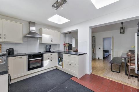 3 bedroom semi-detached house to rent, The Drive, Feltham, TW14