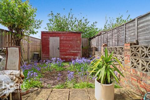 3 bedroom terraced house for sale, Dagenham Road, London