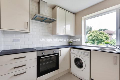 2 bedroom flat to rent, Woodberry Gardens, London, N12