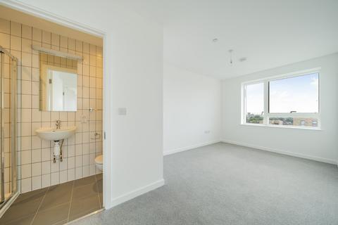 3 bedroom property to rent, Mast Street, Barking, IG11