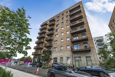 3 bedroom property to rent, Mast Street, Barking, IG11