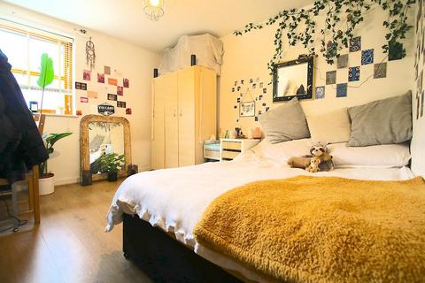 3 bedroom flat to rent, 11 Denmark Place, London E3