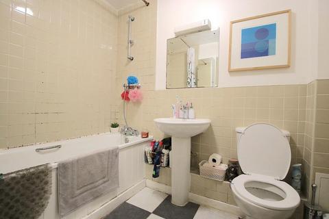 3 bedroom flat to rent, 11 Denmark Place, London E3