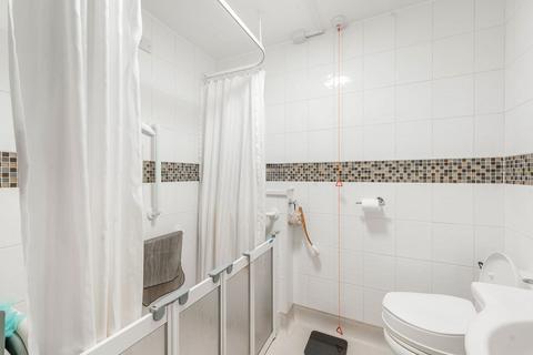 1 bedroom flat for sale, Oakdene Close,, Harrow, Pinner, HA5