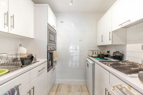 1 bedroom flat for sale, Oakdene Close,, Harrow, Pinner, HA5