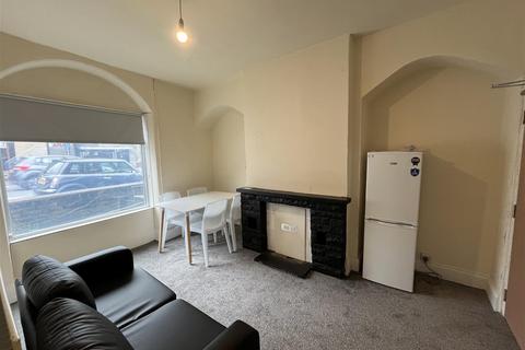 2 bedroom terraced house for sale, Sandbeds, Bradford BD13