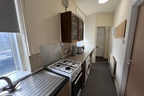 2 bedroom terraced house for sale, Sandbeds, Bradford BD13