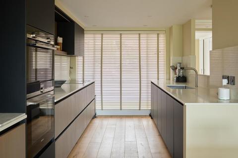 undefined, Chiswick Staithe, Chiswick, W4