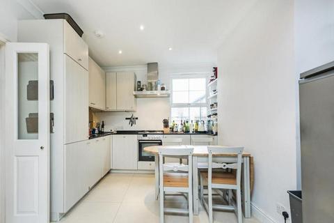 3 bedroom flat to rent, Cambray Rd, London, SW12