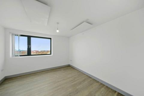 3 bedroom flat to rent, Cambray Rd, London, SW12