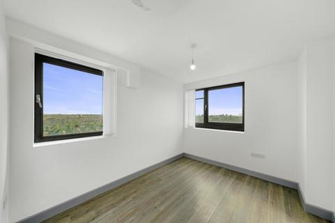 3 bedroom flat to rent, Cambray Rd, London, SW12