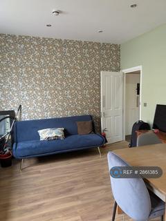 1 bedroom in a flat share to rent, Agar Grove, Camden Town, NW1