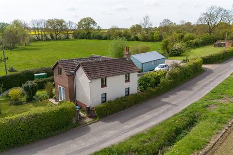 3 bedroom detached house for sale, Ipswich Road, Otley, Ipswich, Suffolk, IP6