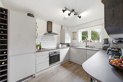 2 bedroom flat for sale, Trevone Place, Cambridge, CB1