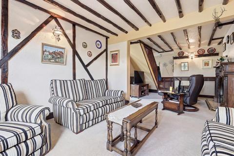 3 bedroom end of terrace house for sale, Weald Hall Lane, Thornwood, CM16