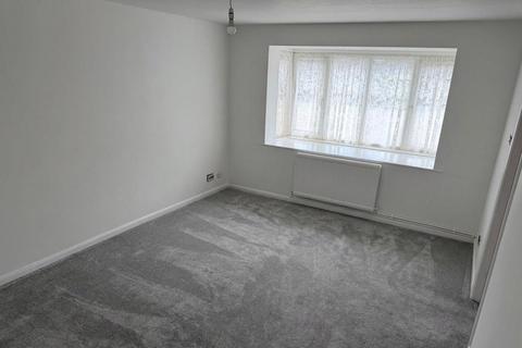 2 bedroom flat to rent, Poplar Grove, London, N11