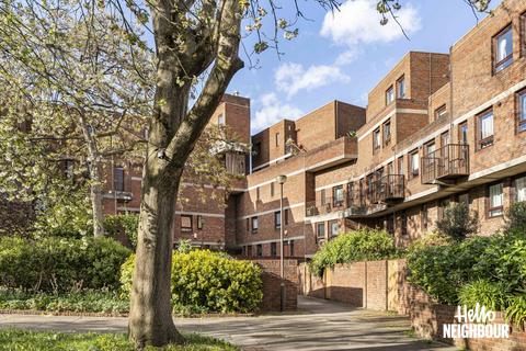 4 bedroom maisonette to rent, More Close, St Pauls Court, W14