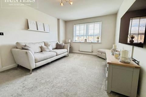 4 bedroom detached house for sale, Green view, Barnsley