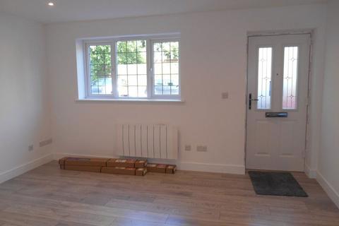 1 bedroom maisonette to rent, NASCOT WOOD WD17