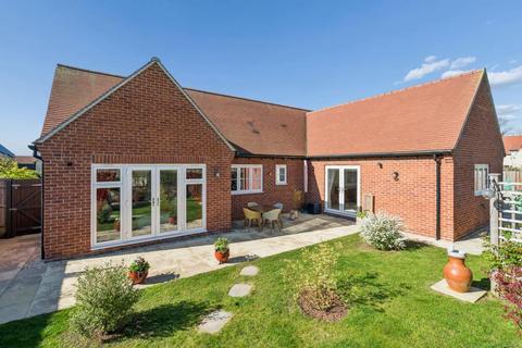 2 bedroom bungalow for sale, Warborough, Wallingford, Oxford OX10