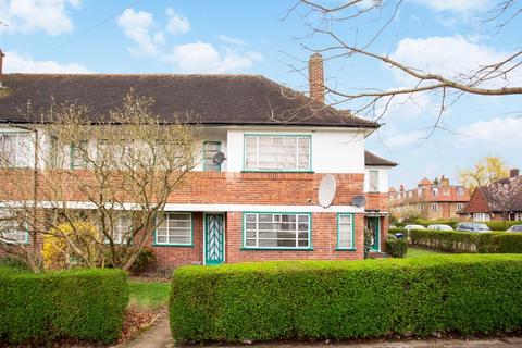 2 bedroom flat to rent, Ossulton Way London N2