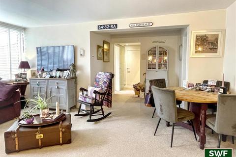 2 bedroom apartment for sale, Lime Tree Avenue, Wolverhampton