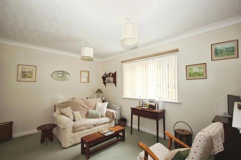 2 bedroom retirement property for sale, Castle Gate Mews, Warwick