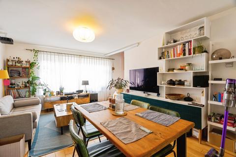 3 bedroom ground floor maisonette for sale, West Avenue Road, London, E17