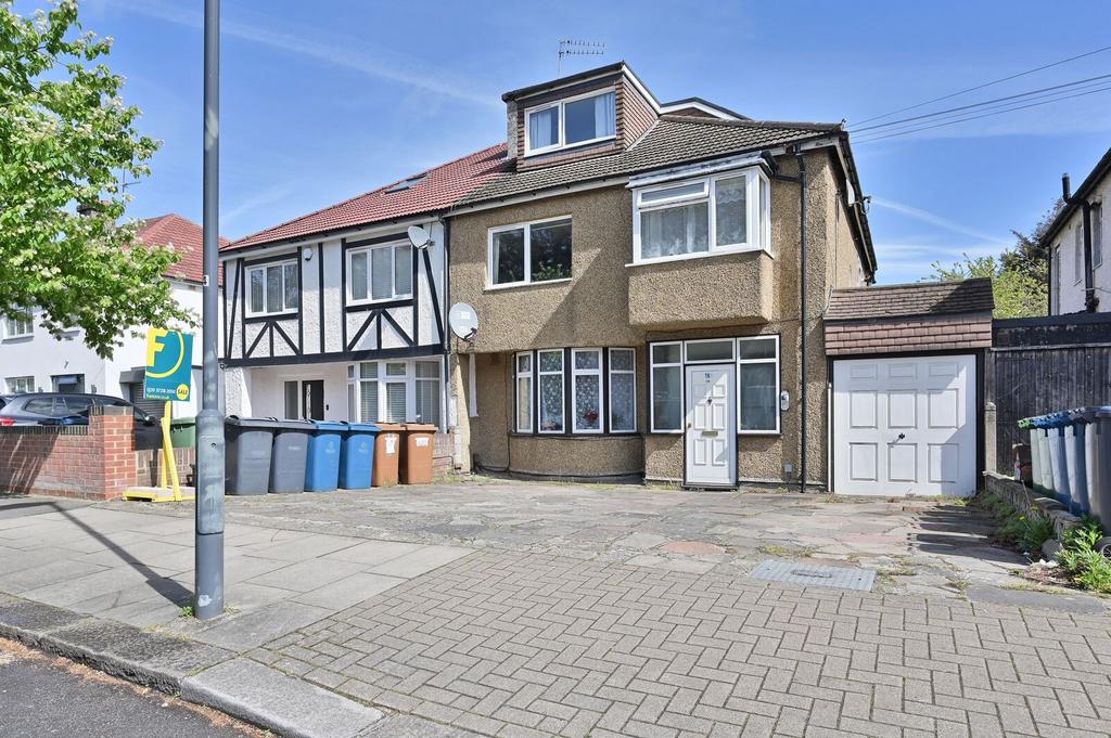 Detached house exterior, driveway