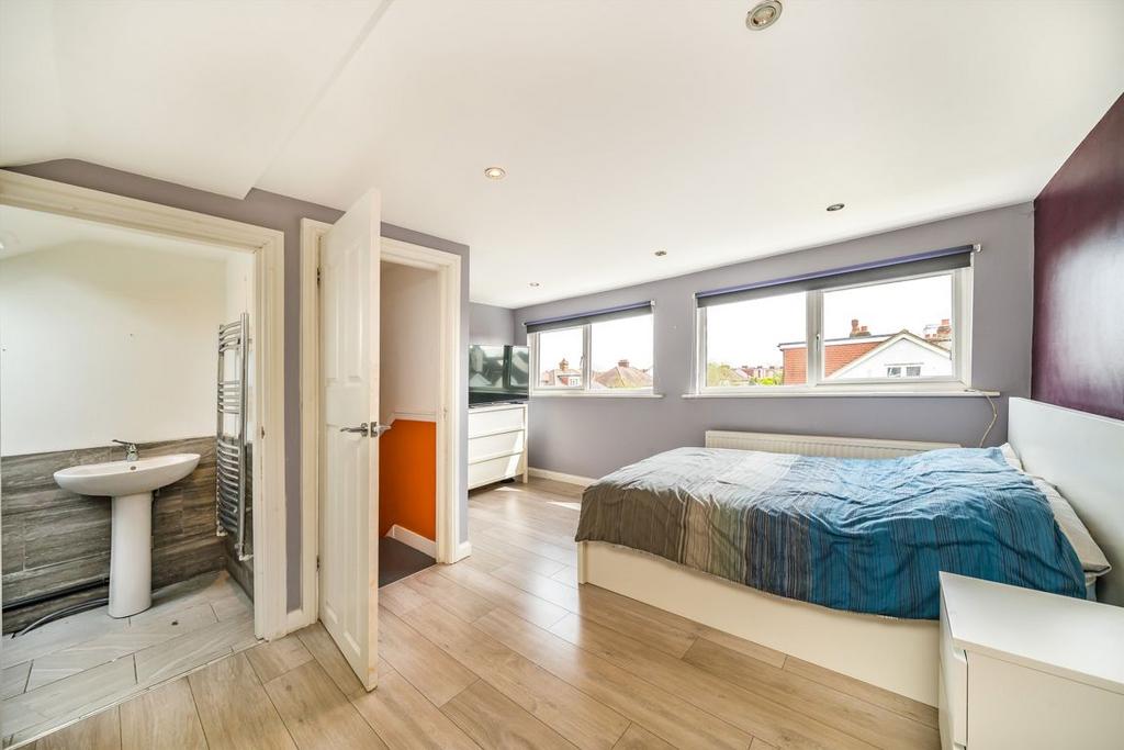 En suite bedroom, en suite