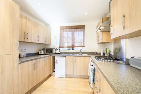 2 bedroom flat to rent, Kittiwake Court, Stowmarket, IP14