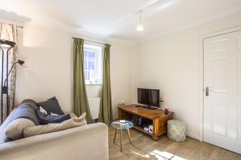 2 bedroom flat to rent, Kittiwake Court, Stowmarket, IP14