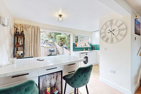 3 bedroom terraced house for sale, Wessex Drive, Cheltenham