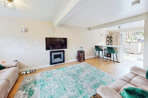3 bedroom terraced house for sale, Wessex Drive, Cheltenham