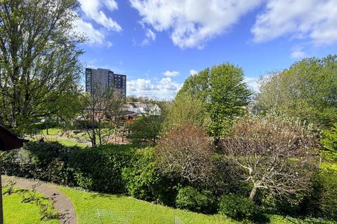 undefined, Vallis Close