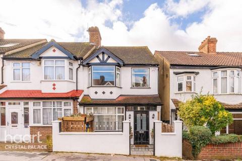 Beauchamp Road, LONDON