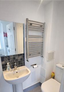 Studio to rent, London, NW9