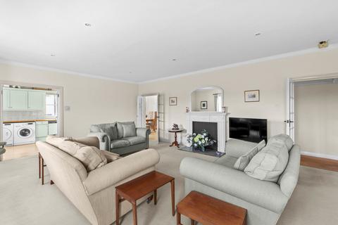 3 bedroom apartment for sale, Shardeloes, Missenden Road