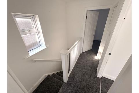 3 bedroom semi-detached house to rent, Gerard Avenue, Coventry, CV4