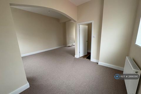 4 bedroom end of terrace house to rent, Station Road, Plymouth, PL2