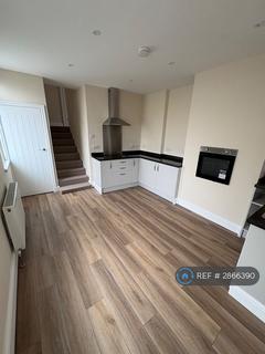 4 bedroom end of terrace house to rent, Station Road, Plymouth, PL2
