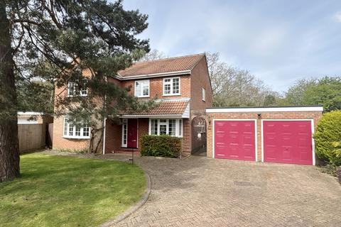4 bedroom detached house for sale, Woodland Glade, Farnham Common
