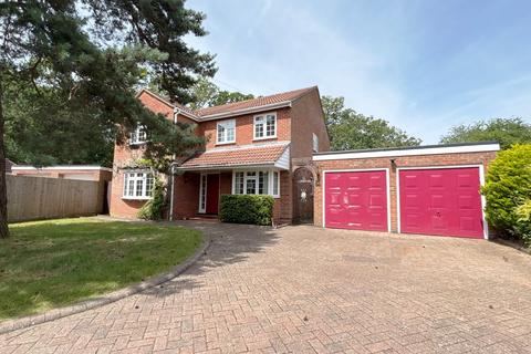 4 bedroom detached house for sale, Woodland Glade, Farnham Common