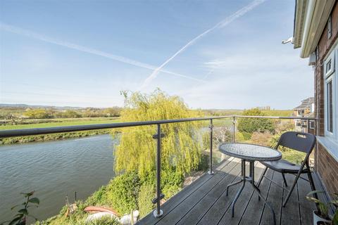 3 bedroom semi-detached house for sale, Countess Wear Road, Exeter