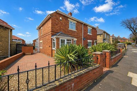 2 bedroom semi-detached house for sale, Chepstow Gardens, Gateshead NE8