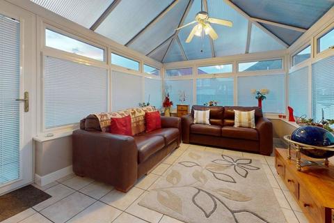 2 bedroom semi-detached house for sale, Chepstow Gardens, Gateshead NE8