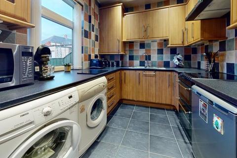 2 bedroom semi-detached house for sale, Chepstow Gardens, Gateshead NE8