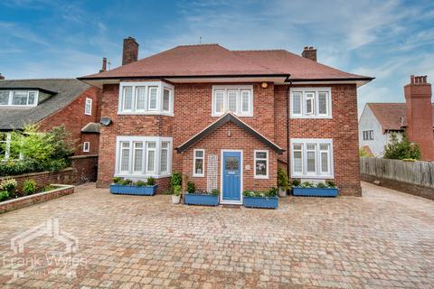 3 bedroom detached house for sale, St. Thomas Road, Lytham St. Annes, Lancashire