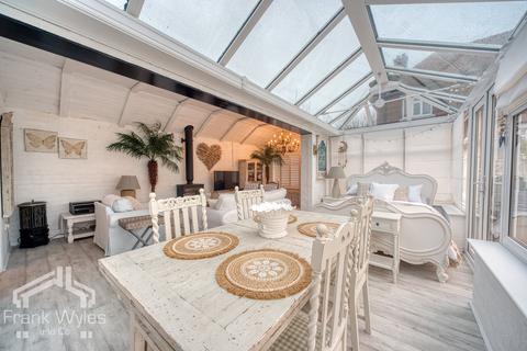 3 bedroom detached house for sale, St. Thomas Road, Lytham St. Annes, Lancashire